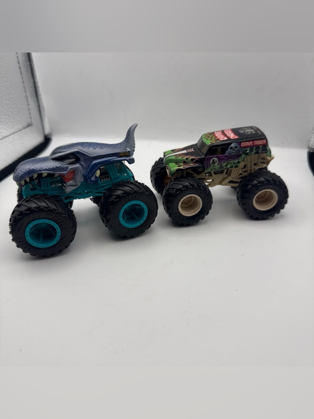 Hot Wheels Monster Trucks MEGA WREX Black Die Cast 1:64 Grave Digger